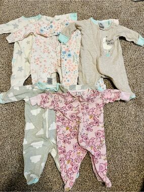 Gerber Newborn Baby Girls Footed One-Piece Sleepers - Pink Floral & Neutral Mix